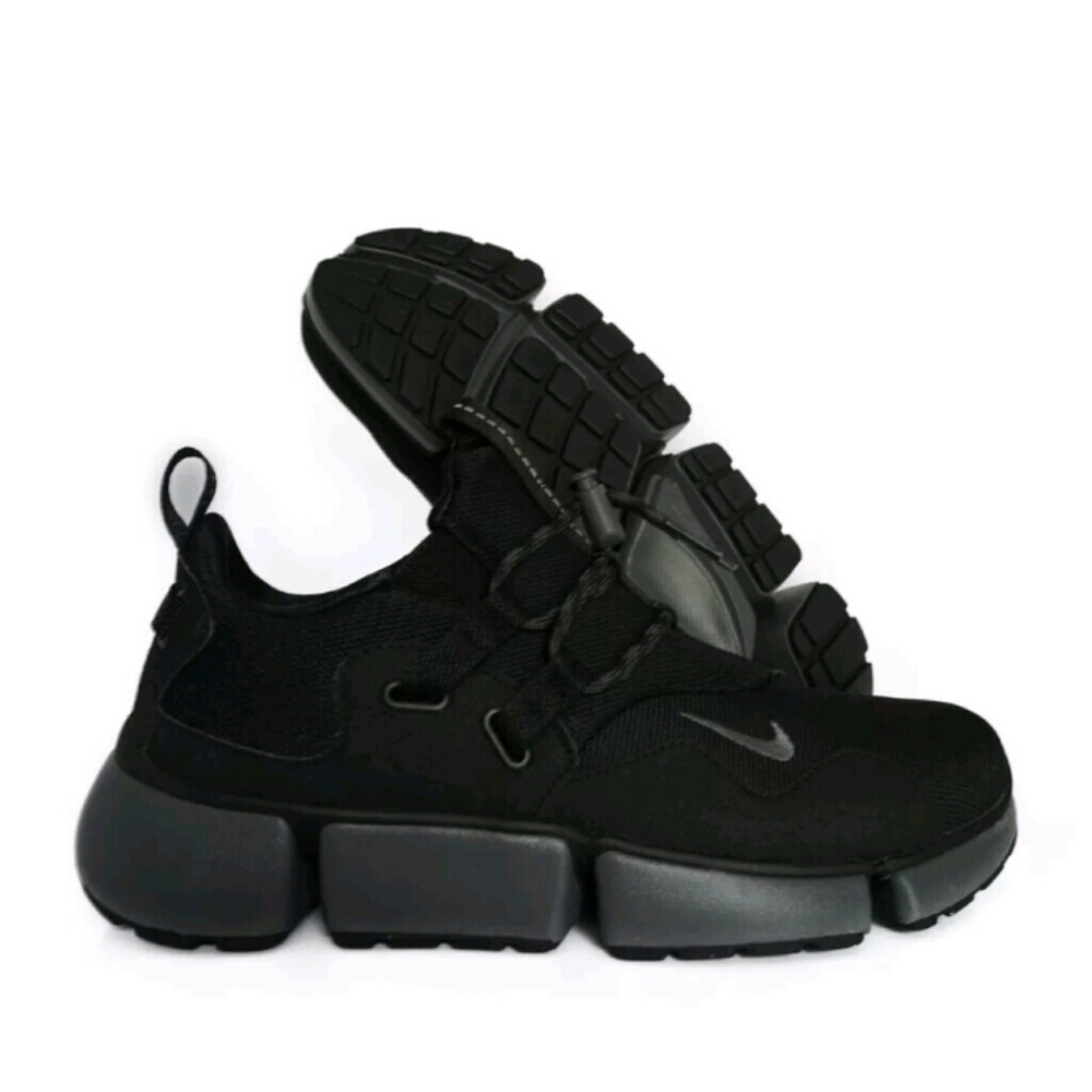 Nike Mens sz 8
